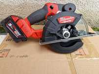Milwaukee circular pentru metal pe acumularori