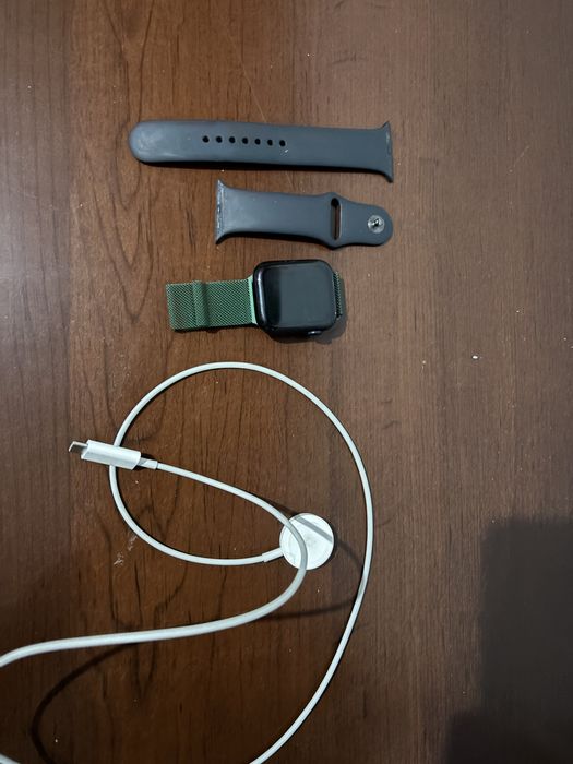 Смарт-часы Apple Watch SE GPS Gen.2 2024 года  44 мм черный