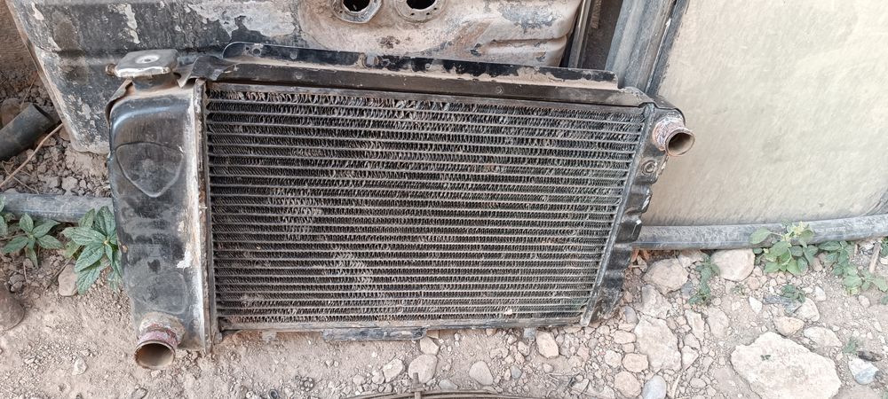 Продам радиатор на Волгу 31 02