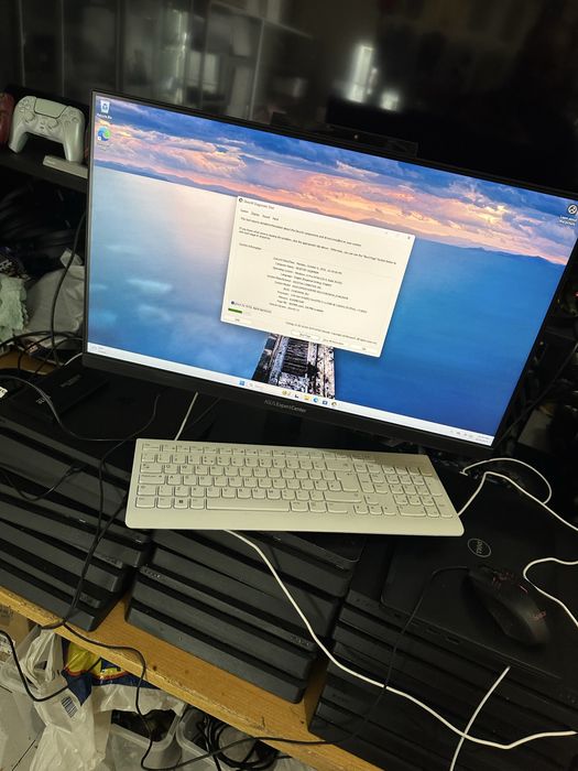 Sistem All-In-One PC ASUS ExpertCenter i3 8GB 256GB SSD