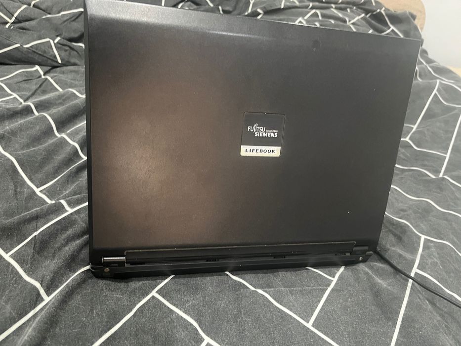 Лаптоп Fujitsu Siemens