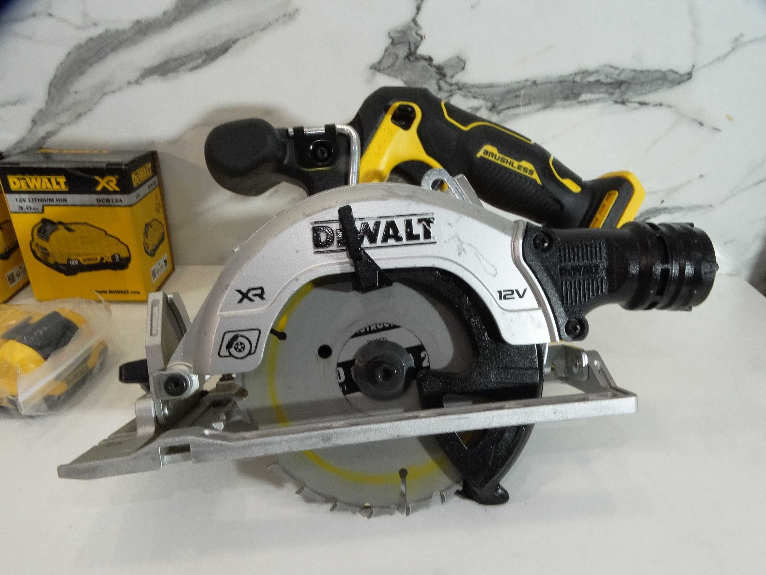 Dewalt DCS 512 / 2 x 3.0 Ah - Компактен акумулаторен циркуляр 12 V