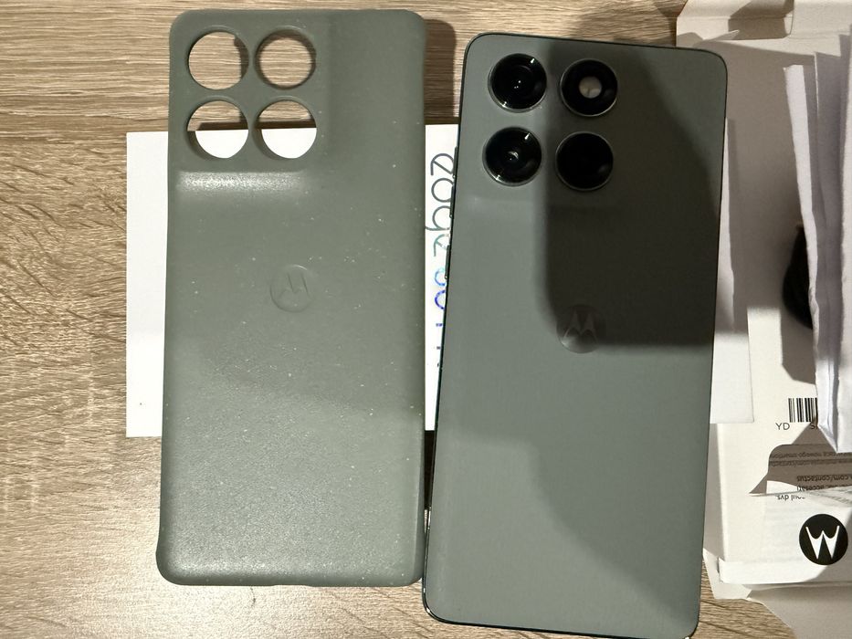 Продавам Motorola edge 60 pro 12/512 gb.