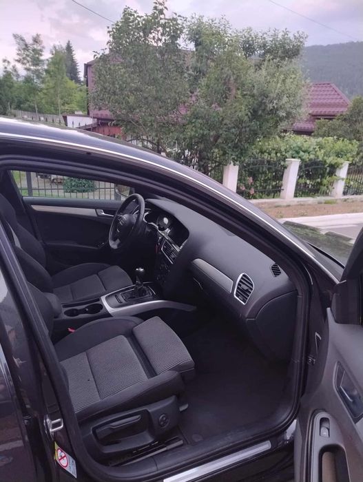 .Vând audi a4 b8