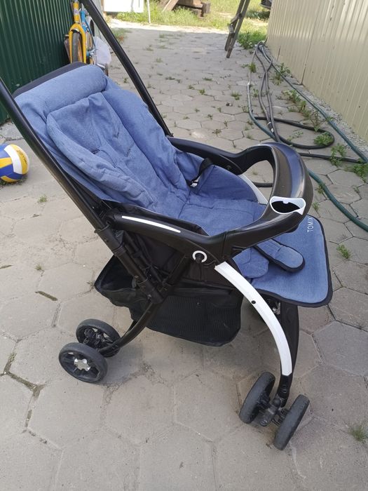 Продам коляску очень удобная