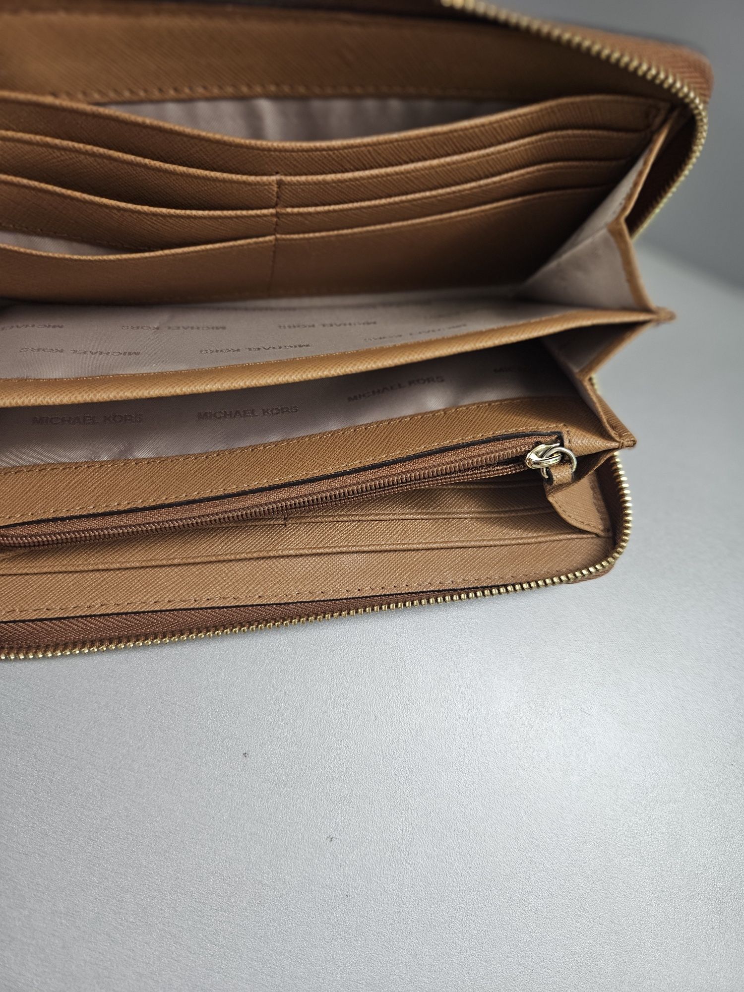 Оригинално портмоне Michael Kors