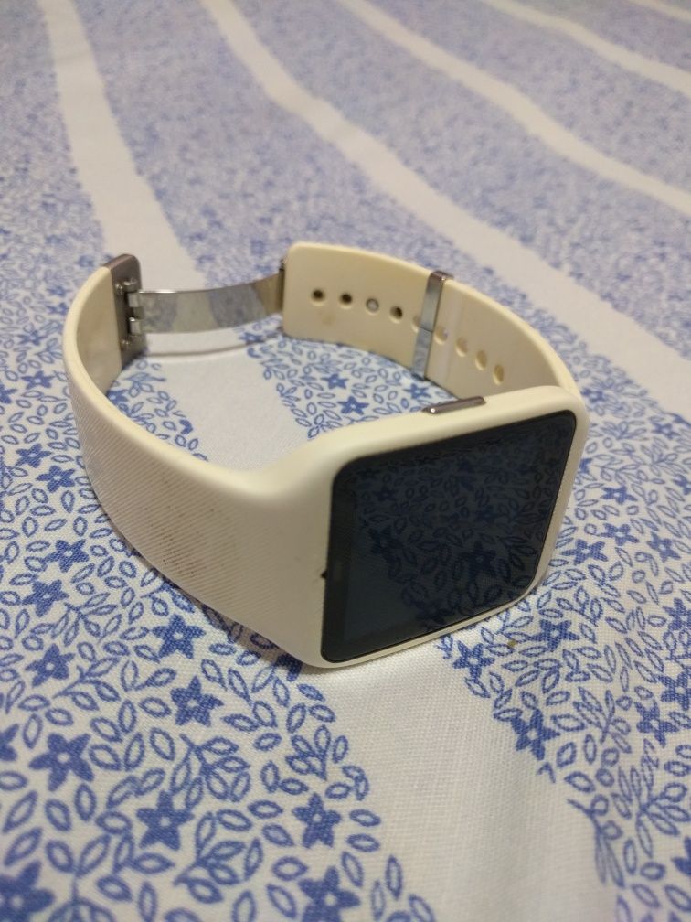 Vând andrid smartwatch3 marca sony