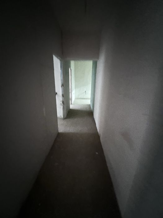 O’rekzor bozor 2 xona srochni sotiladi