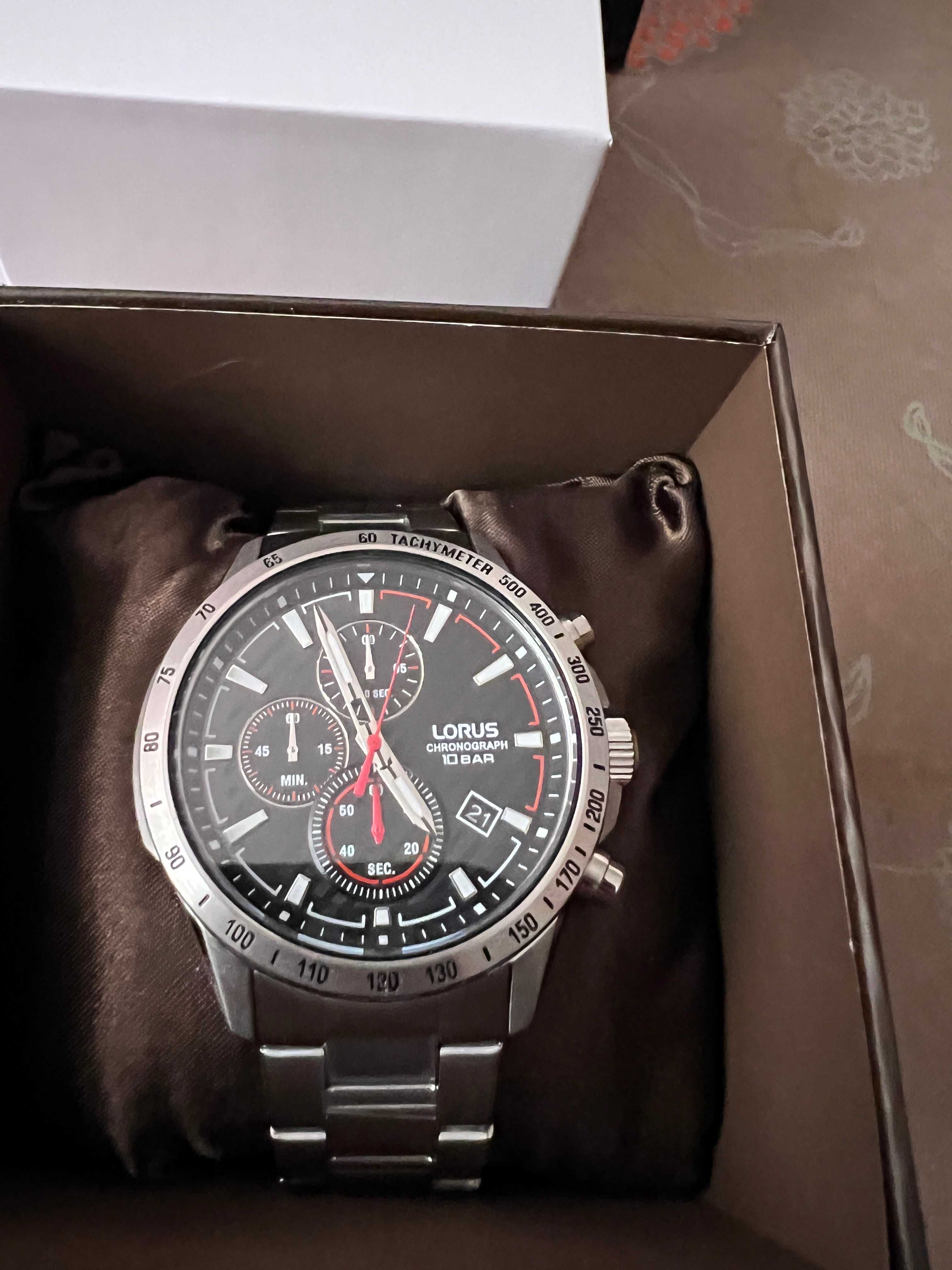 Продавам НОВ Часовник Lorus RM391HX9 с гаранция към TIMELAND