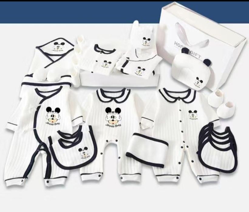 Продам набор детской одежды