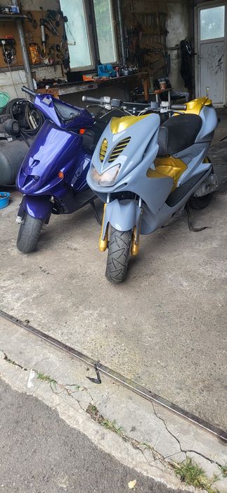 Vând yamaha aerox și malaguti f12