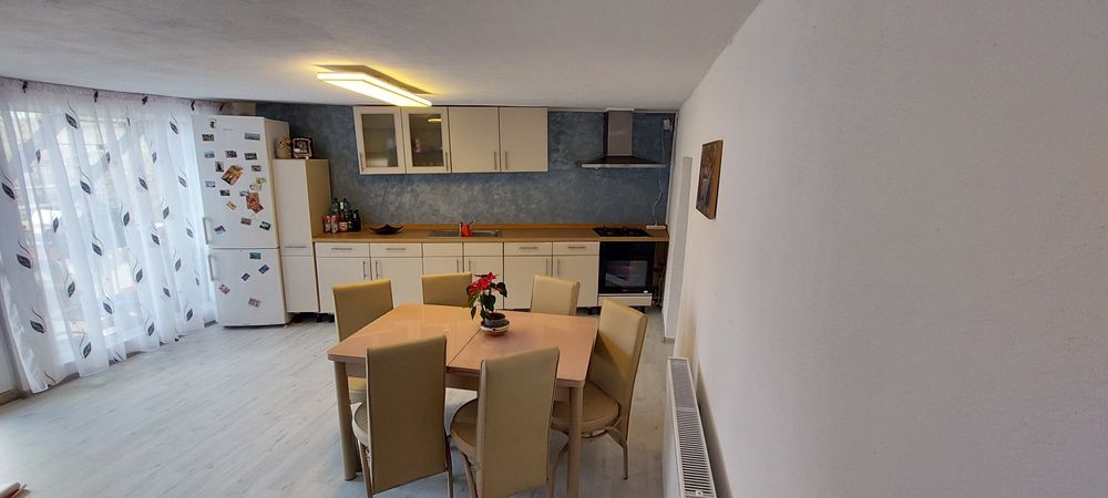 Închiriez casa 3 dormitoare +sufragerie