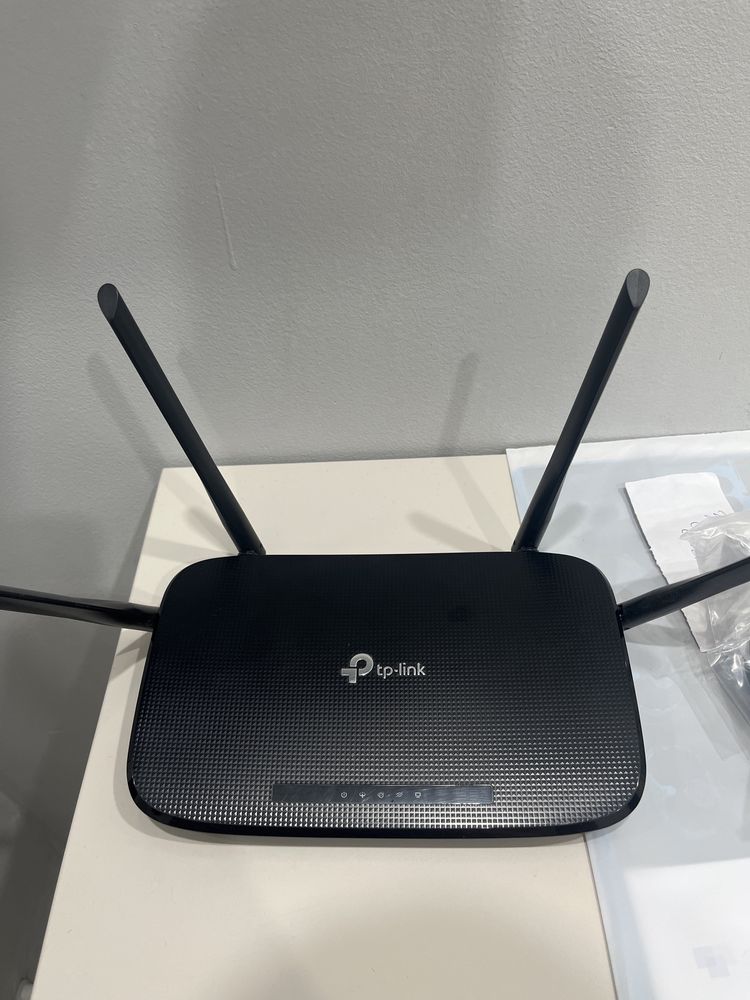 Продам роутер Tp Link VR 300