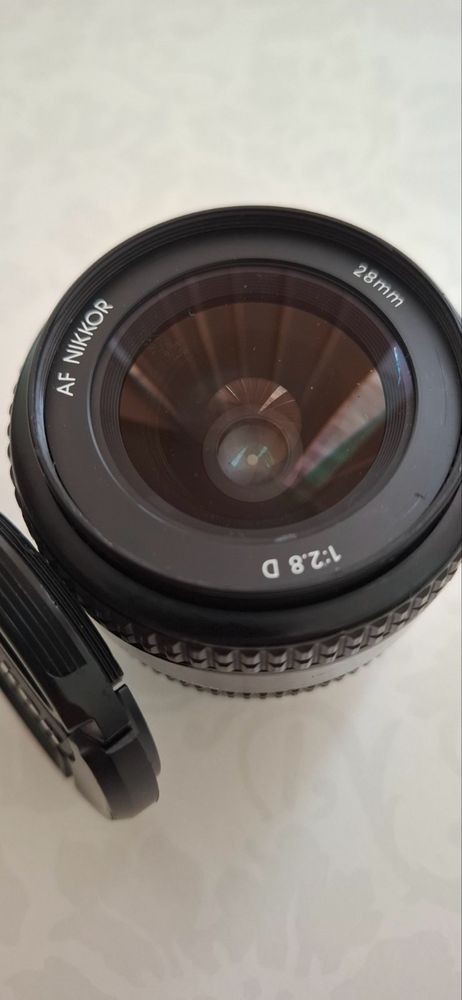 Nikon AF Nikkor 28mm 1:2.8D