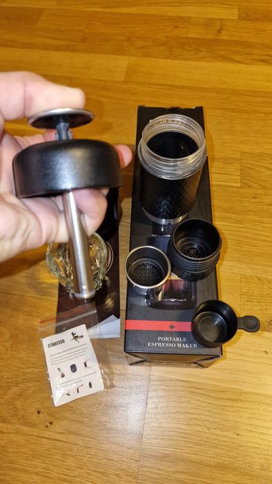 Espressor portabil manual