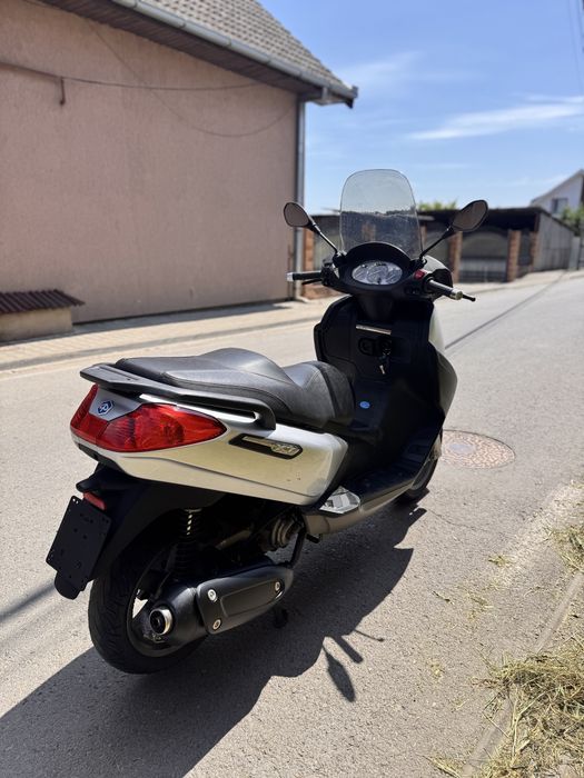 Piaggio X7 125 Cat B