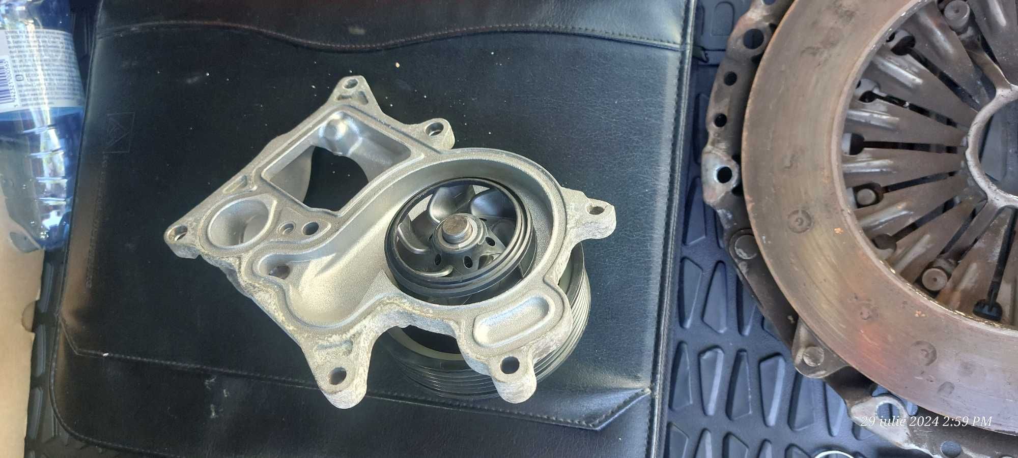 Set ambreiaj cu volanta  plus pompa de apa bmw x1 e84 163 cai