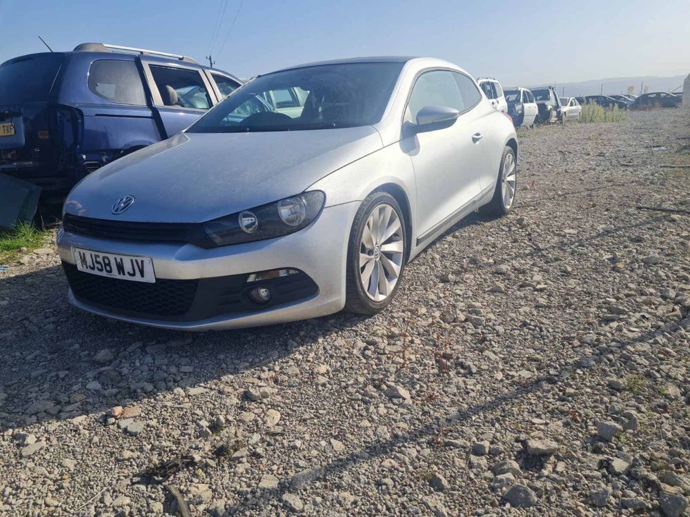 За Части Volkswagen Sirocco 2.0 tfsi auto 2011 г