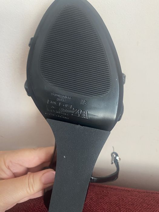 Дамски сандали Zara