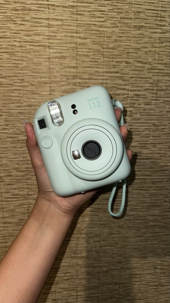 полароидная камера INSTAX MINI 12