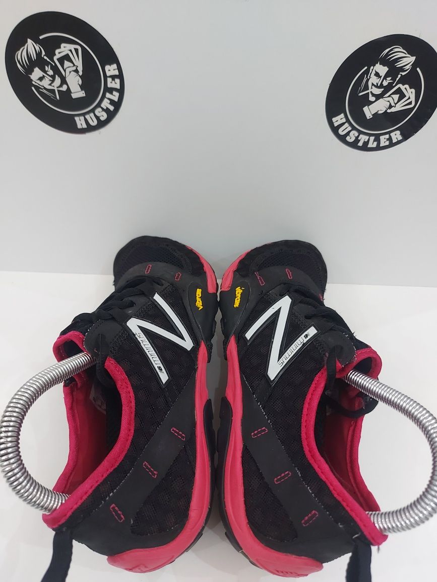 Боси маратонки  NEWBALANCE VIBRAM. Номер 39