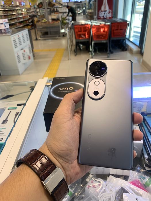 VIVO V40 5G (12/256 gb)