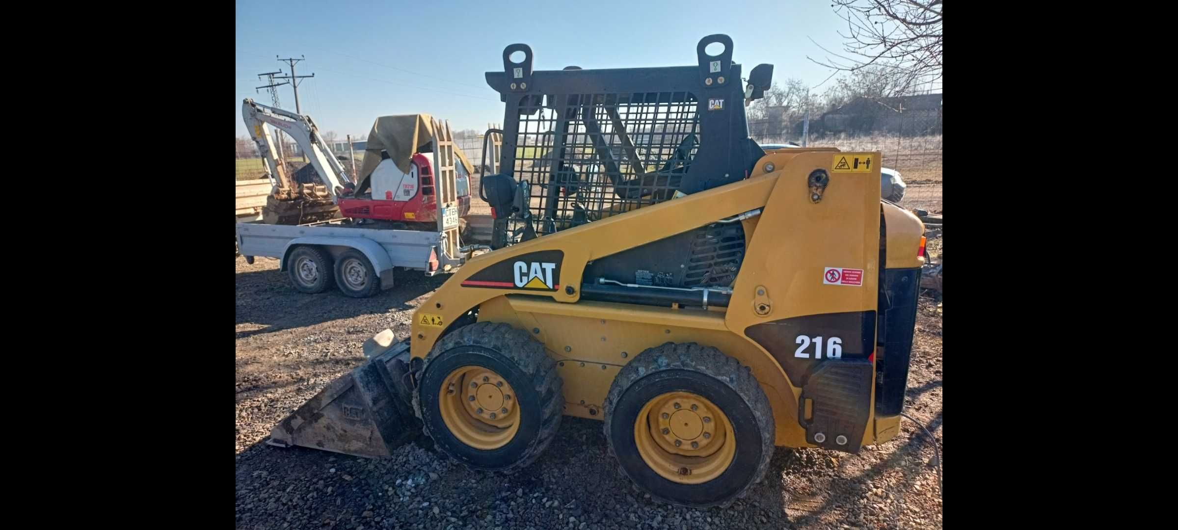 Челен товарач Cat 216
