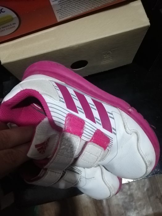 Маратонки Адидас за момиче