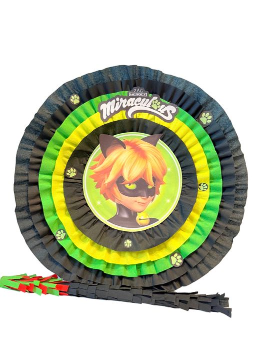 Калинката и черния котарак пинята