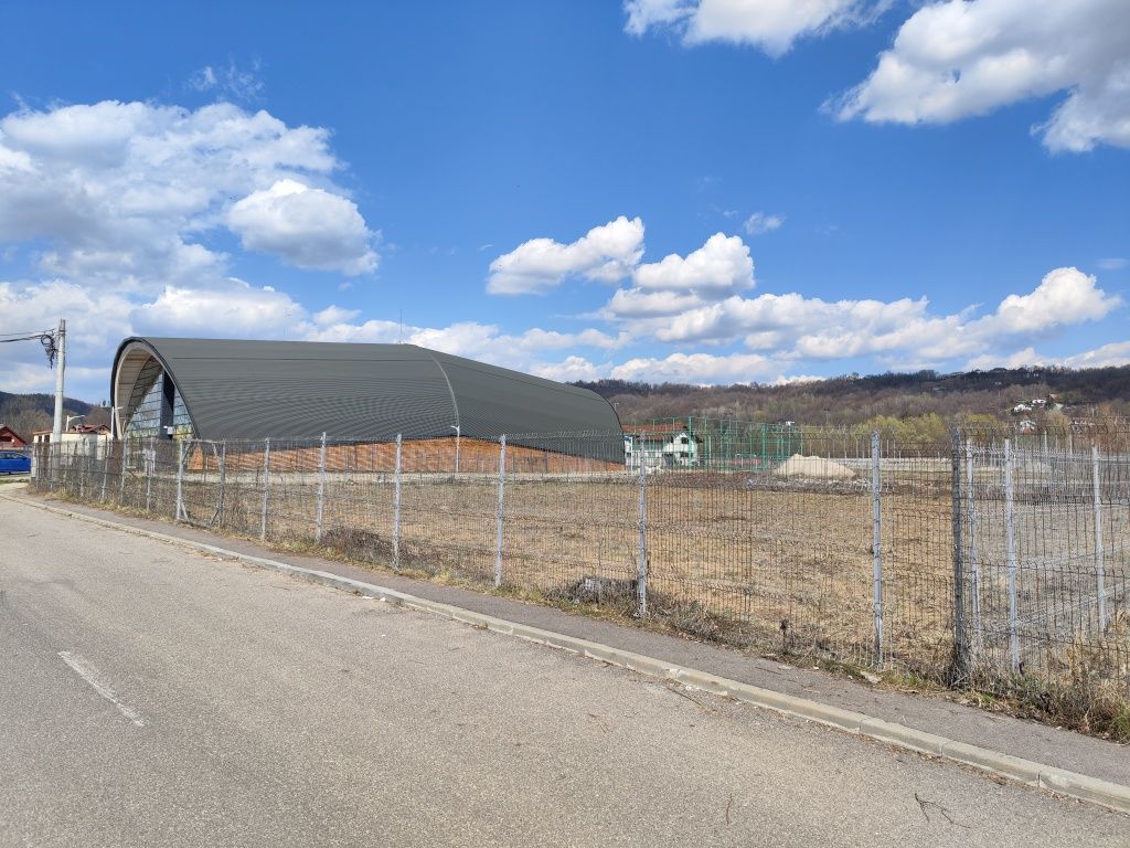 Teren intravilan 1382mp langa Bazin inot si sala sport Cornu Prahova!