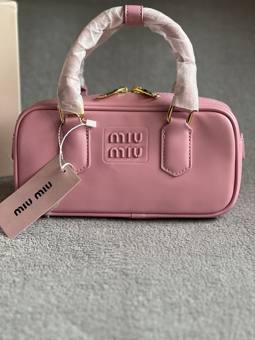 Розова чанта Miu Miu