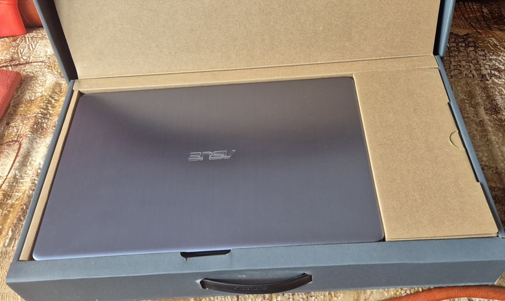 Laptop Asus VivoBook Intel Core i7-8550U, 8GB DDR4, SSD 512GB, NVIDIA