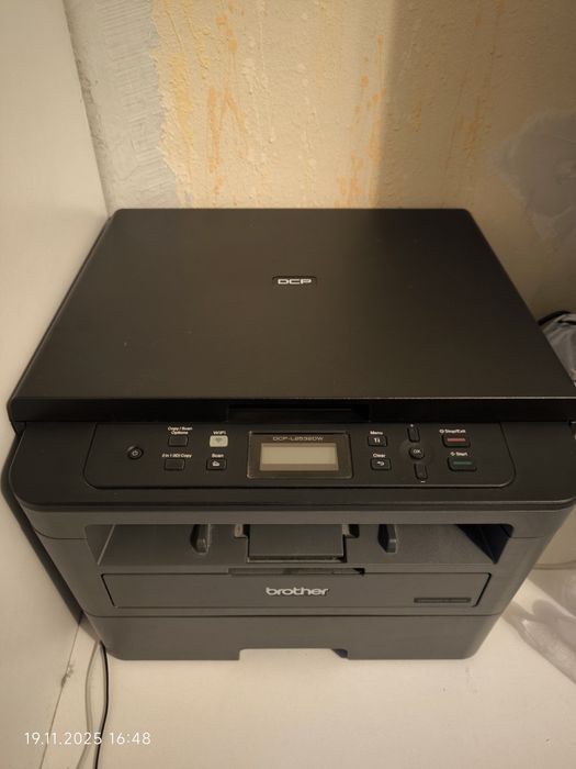 Продавам лазерен принтер със скенер Brother DCP-L2532DW