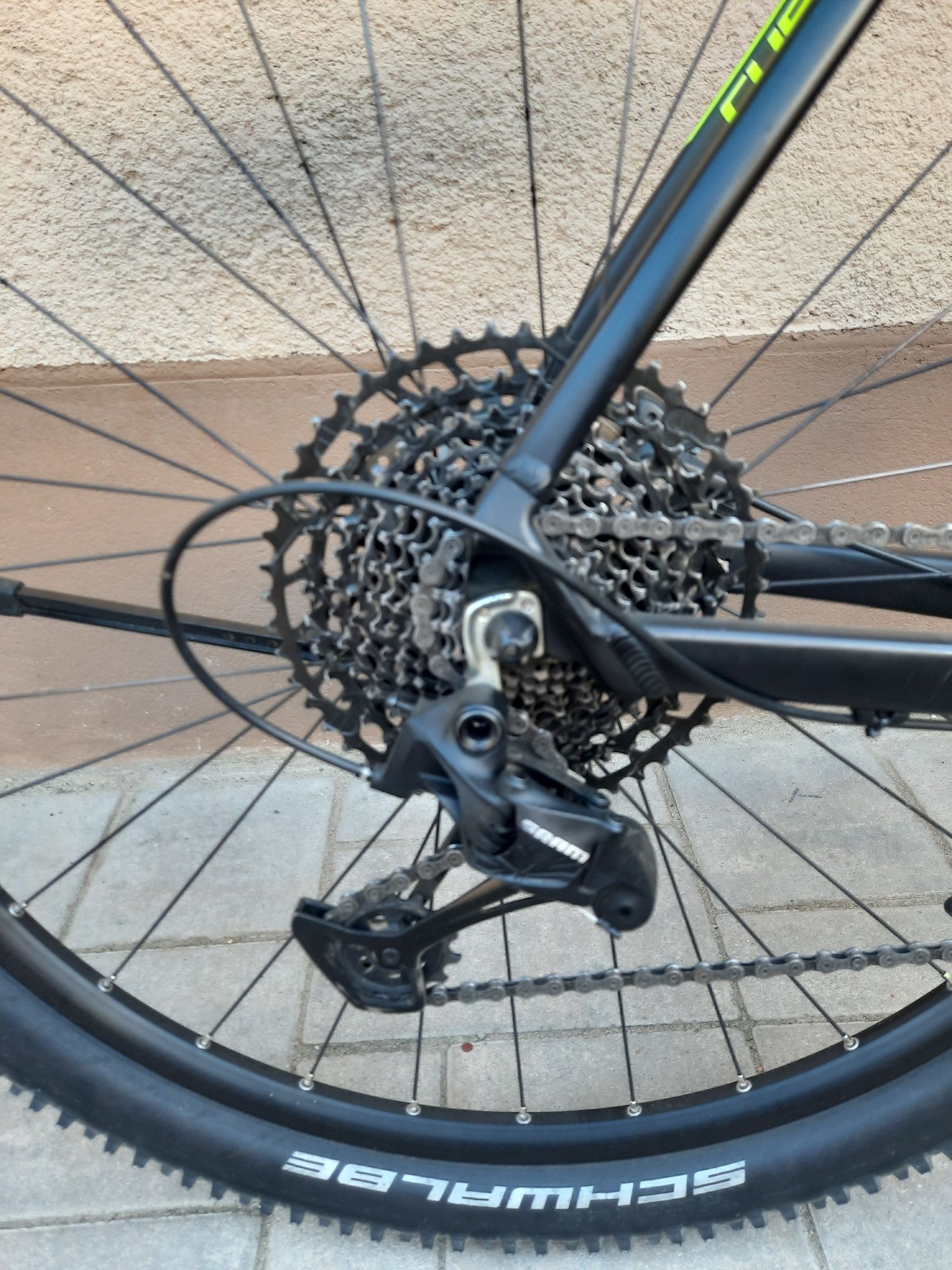 Bicicleta Cube Analog xl  Roti 29 ingrijită