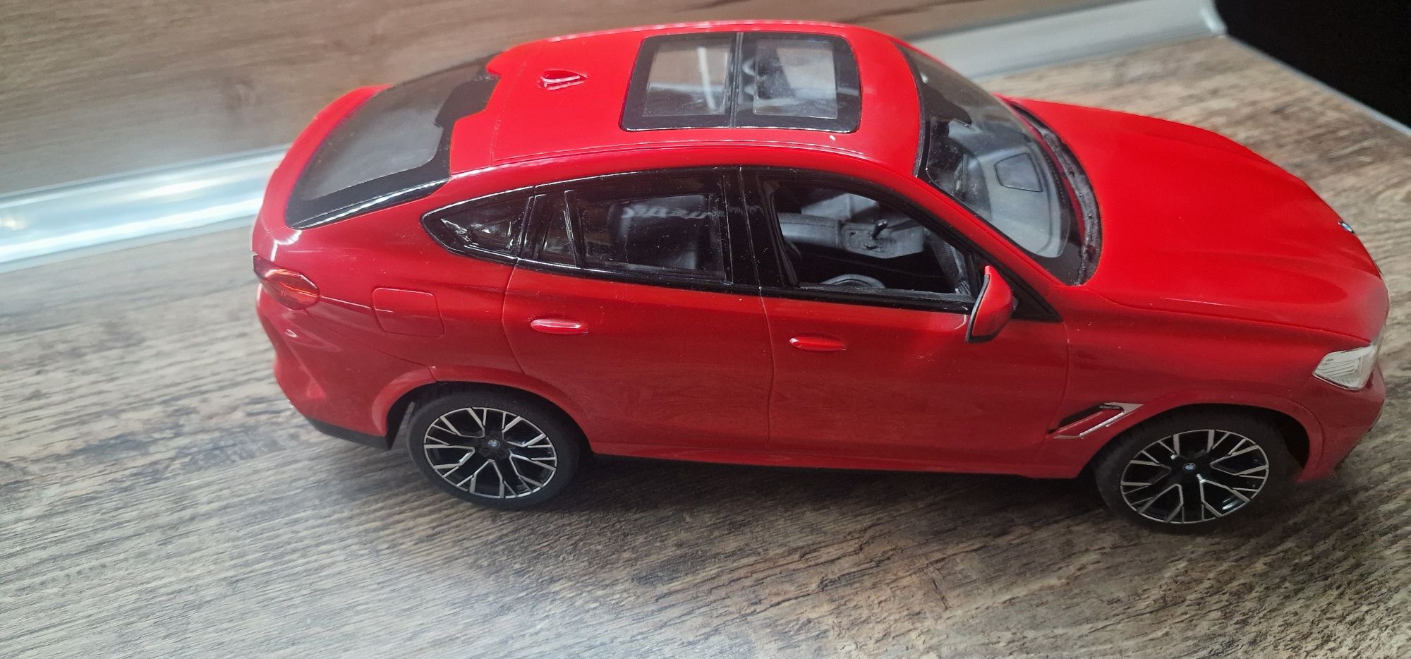 Радиоуправляема кола BMW x6m