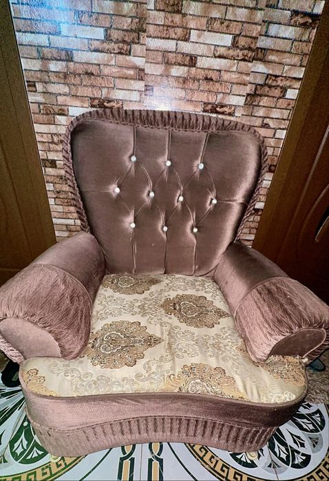 De vanzare,canapea Robero+2 fotolii in stare buna