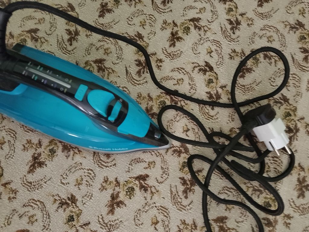 Парна ютия Russell Hobbs