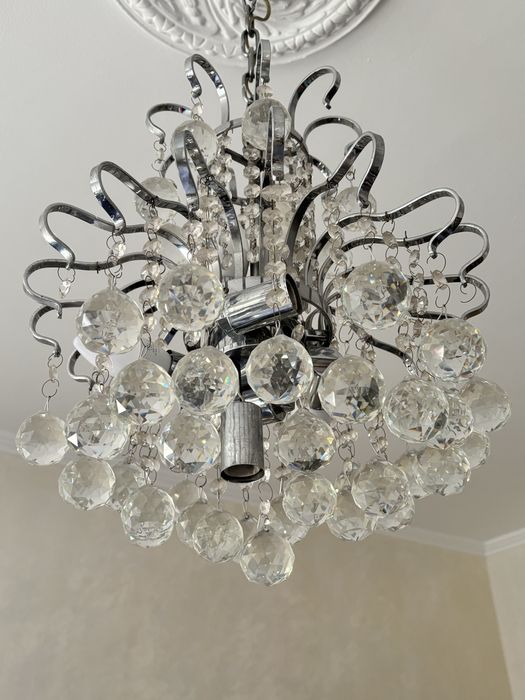 Продам люстру б/у