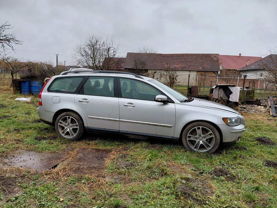 Vand volvo V 50 pentru piese schimb  masina functionala fara acte
