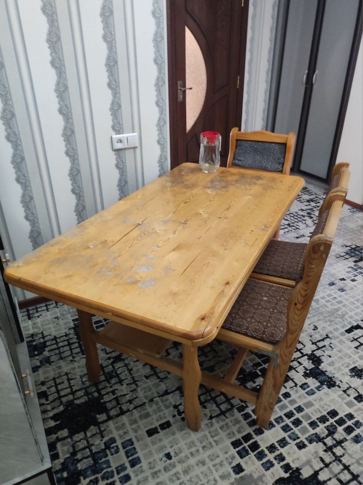 Oshxona stoli va 5 ta stuli