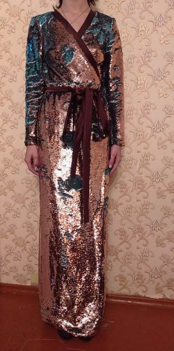 Продам блестящее платье