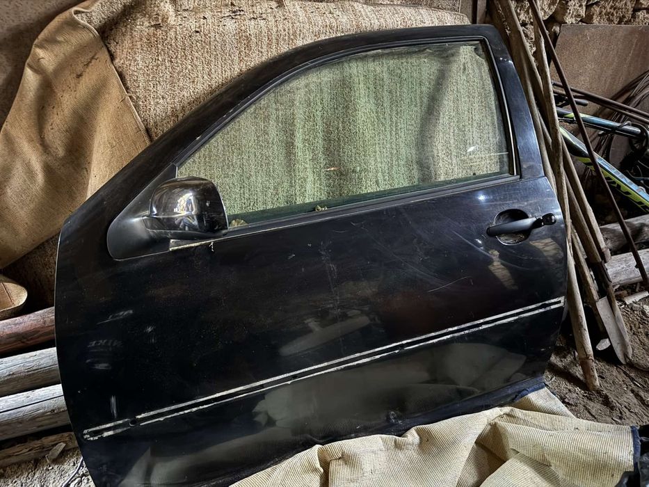 Врата на багажник и лява врата