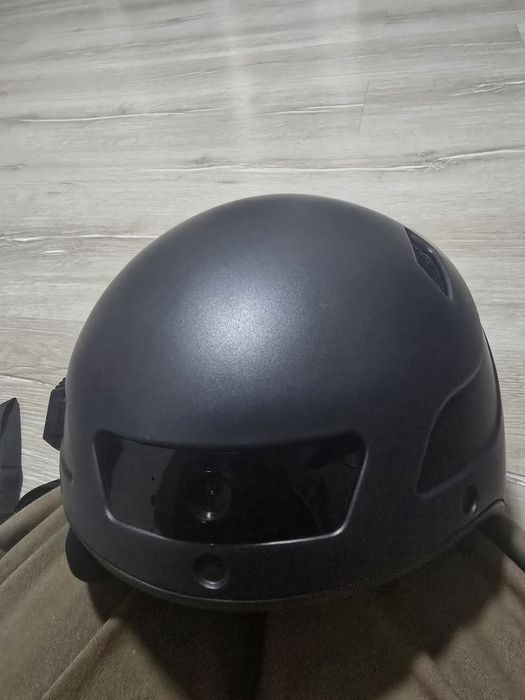 Vând cască pentru bicicletă inteligentă