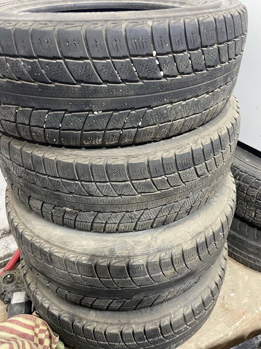 Покрышка зимный транжил 4штук 1жыл салған +запаска