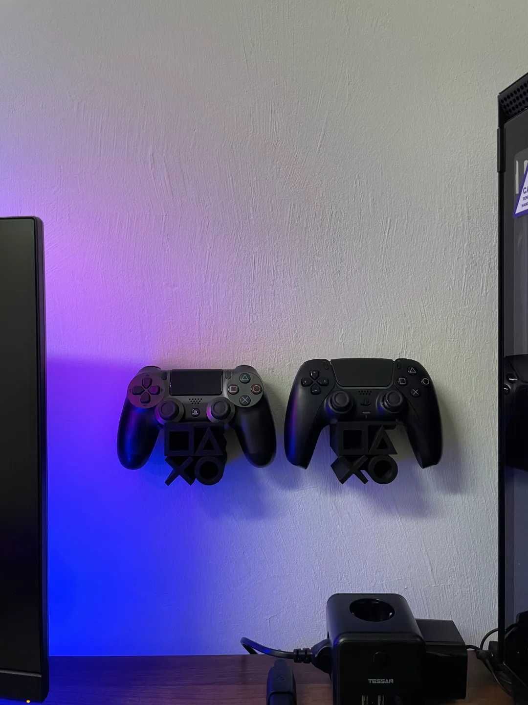 3D принтирана стойка за PS4 контролер - различни цветове