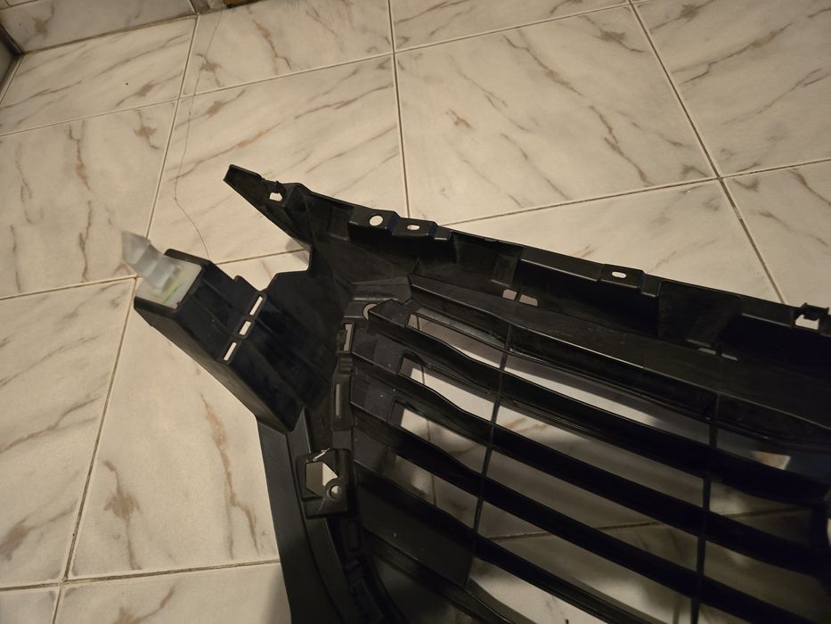 РЕШЕТКА ЗА РАДИАТОР на Mazda / Мазда сх-3