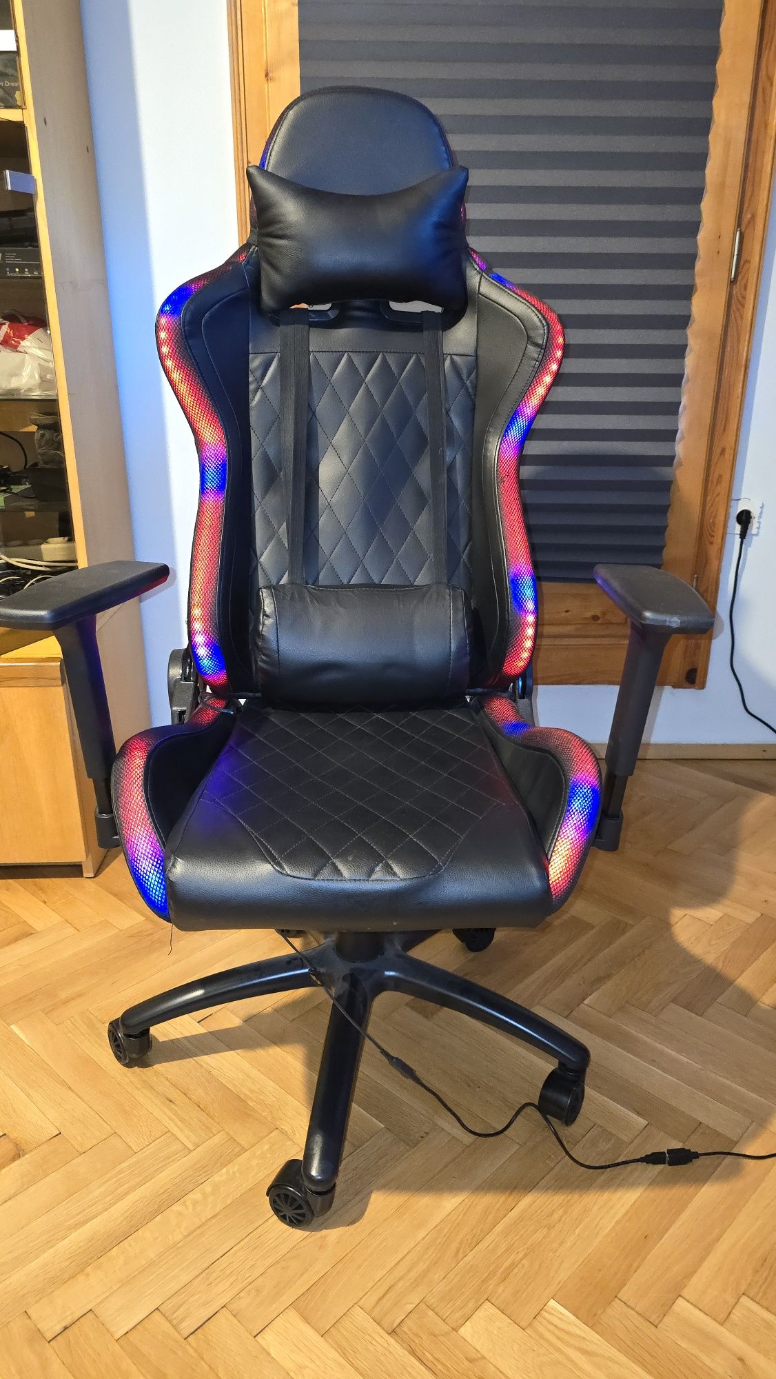 Черен RGB гейминг стол