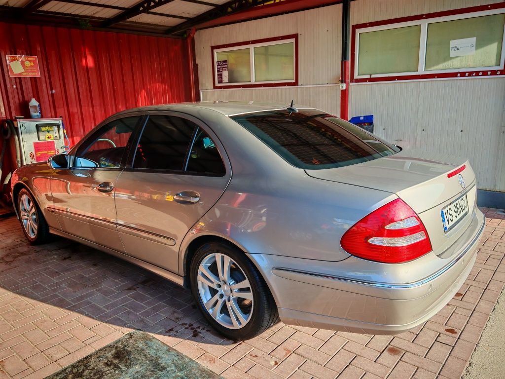 Mercedes E220 W211