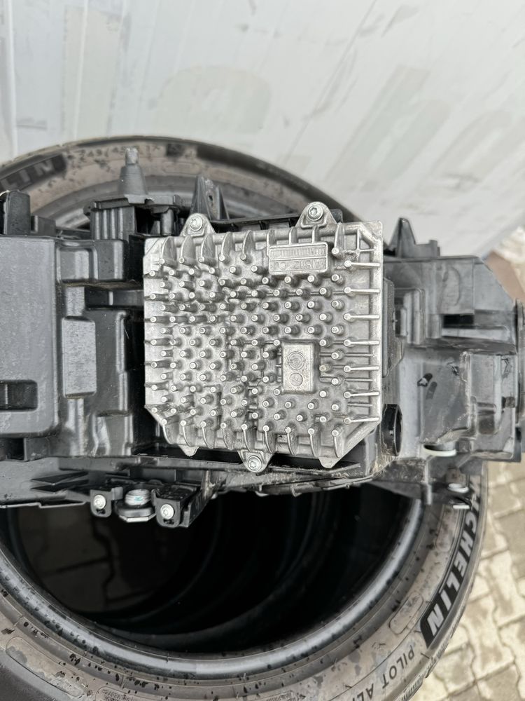 Ляв ОБОРУДВАН фар за BMW 5 G30 G31 Adaptive led Перфектен