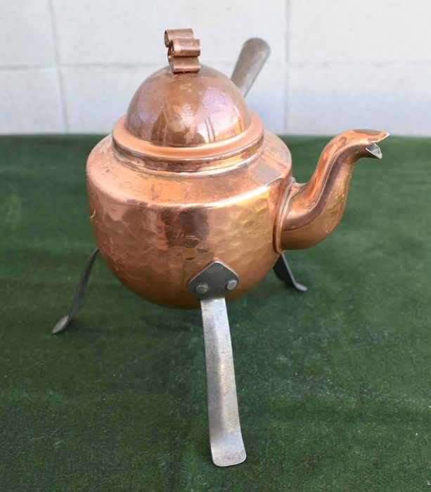 Чайник от кована мед